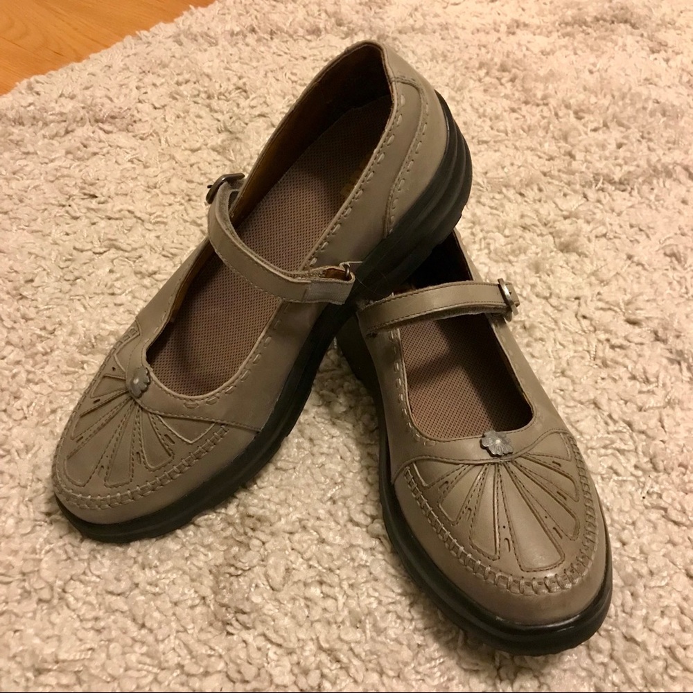 Dr. Comfort “Paradise” Tan Orthopedic Mary Janes